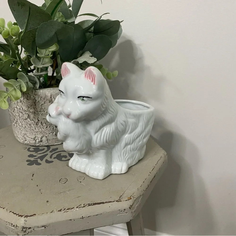 Vintage White Hand painted Ceramic Cat & Kitten Planter